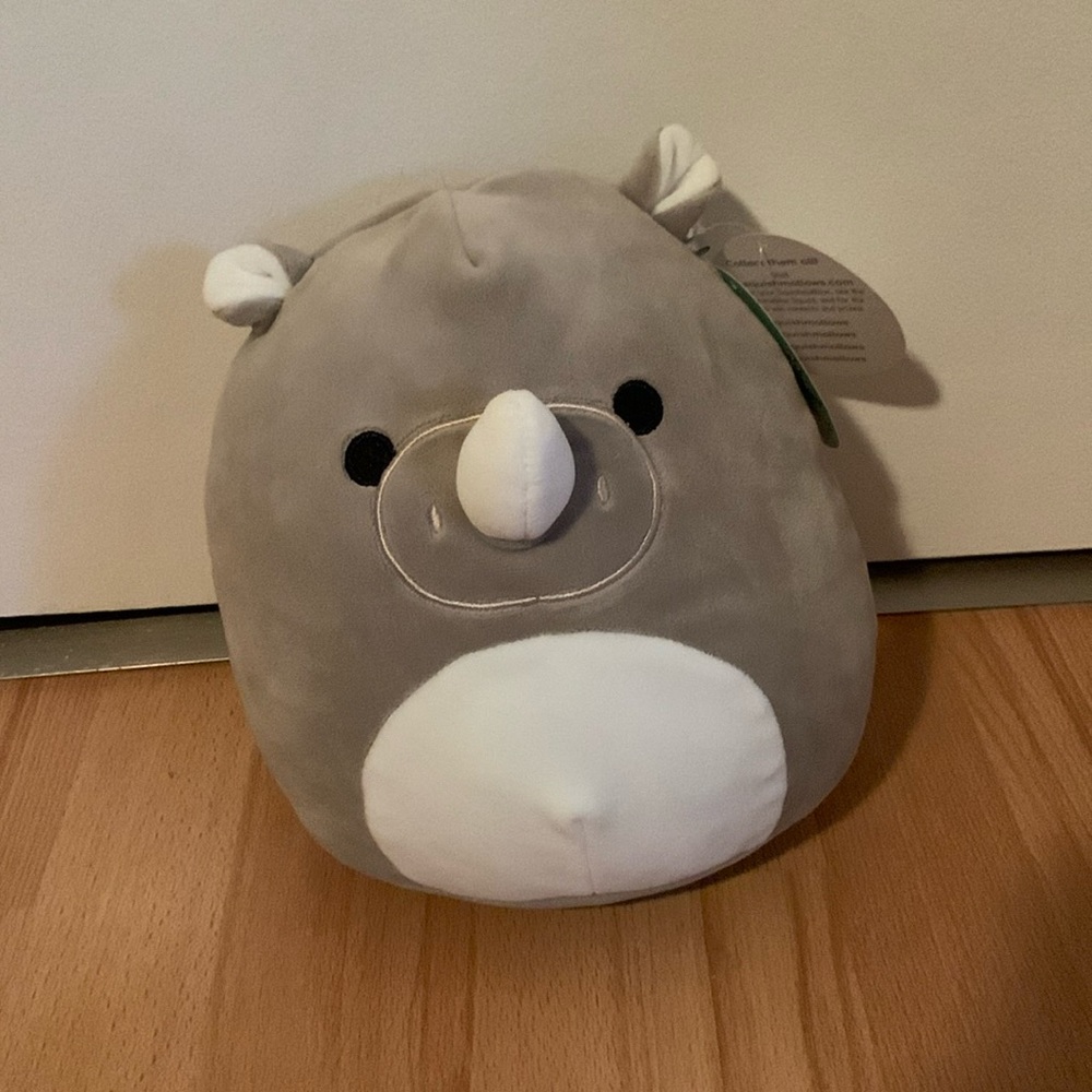 Irving 8” Squishmallow